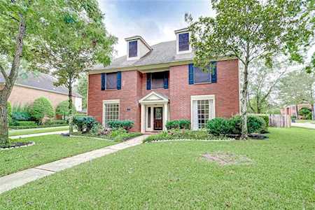 9 Regents Park Sugar Land, TX 77479