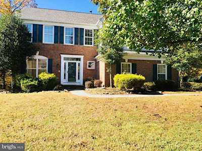 5945 Moonbeam Dr Woodbridge, VA 22193