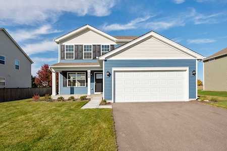 246 Liszka Ln Oswego, IL 60543