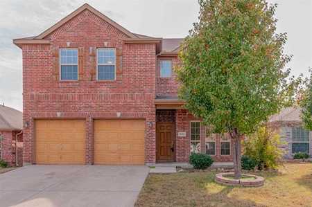 5152 Mirror Lake Drive Haltom City, TX 76117