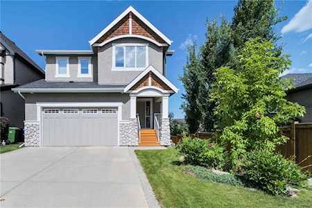 12 Valley Woods Way NW Calgary, AB T3B 6A5