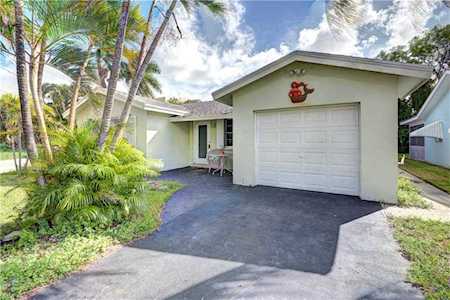 65 18th Ave Lake Worth, FL 33460