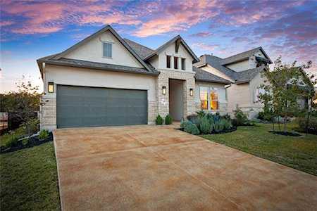 302 Gulfton St Lakeway, TX 78738