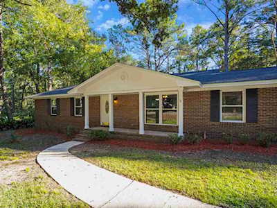 2605 Neuchatel Drive Tallahassee, FL 32303