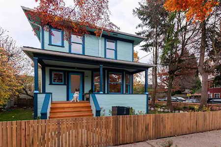 644 Hawks Avenue Vancouver, BC V6A 3J1