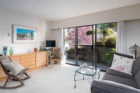 1424 Walnut Street #208 Vancouver, BC V6J 3R3