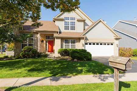 1404 Liverpool Ln Mundelein, IL 60060