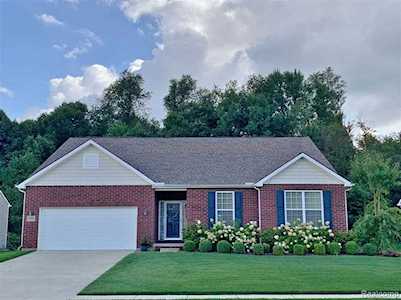 10561 Bouldercrest Dr Green Oak Twp, MI 48178