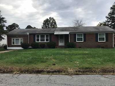 213 E Dexter St Chesapeake, VA 23324