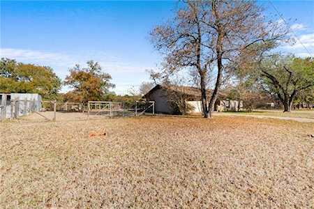 1206 Black Bear Dr Manchaca, TX 78652