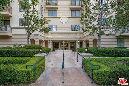 430 N Oakhurst Drive #PH404 Beverly Hills, CA 90210