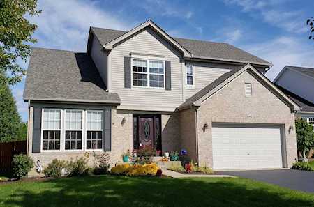 642 Manhattan Circle Oswego, IL 60543