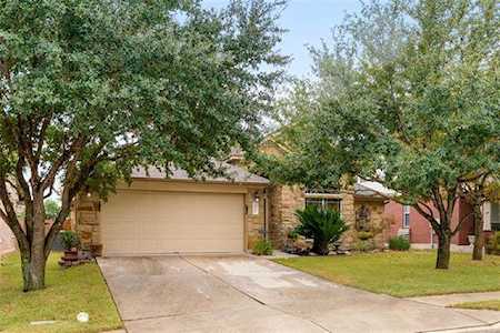 640 Middle Creek Dr Buda, TX 78610