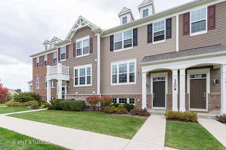3209 Coral Ln Glenview, IL 60026