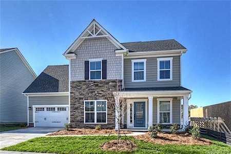 12620 Es Draper Dr Huntersville, NC 28078