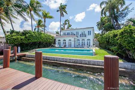77 N Hibiscus Dr Miami Beach, FL 33139