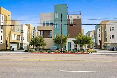 799 Windward Way Costa Mesa, CA 92627