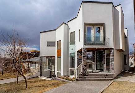 2210 28 Avenue SW Calgary, AB T2T 1K7