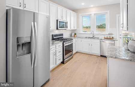 23407 Harnes Point Dr Clarksburg, MD 20871
