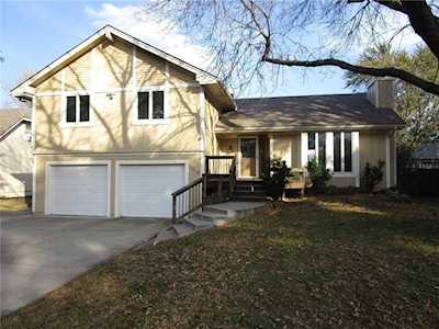 1816 S Lennox Dr Olathe, KS 66062