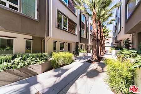 660 N Gramercy Place Los Angeles, CA 90004