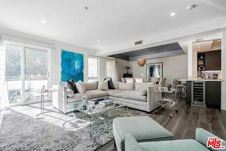 1176 Wellesley Avenue #204 Los Angeles, CA 90049