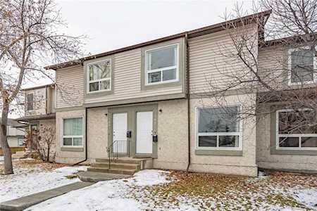 142 Deer Ridge Lane SE Calgary, AB t2j 6n4
