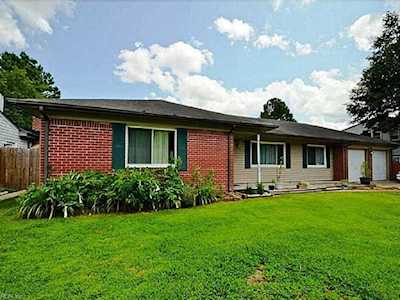 1120 Valley Stream Ct Virginia Beach, VA 23464