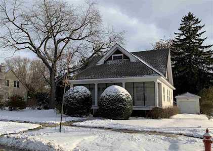 168 W Lake Park Pl Lake Mills, WI 53551-1501