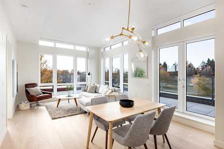 108 E 35th Avenue #501 Vancouver, BC V5W 1A6