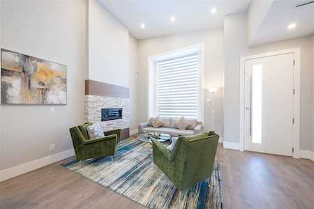 7946 12th Avenue Burnaby, BC V3N 2K7