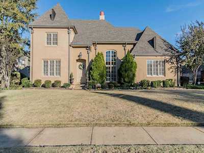 1286 Bridgepointe Dr Collierville, TN 38017