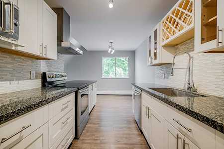 3901 Carrigan Court #305 Burnaby, BC V3N 4K1