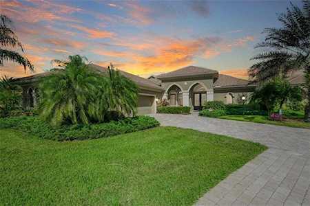 7035 Vilamoura Place Lakewood Ranch, FL 34202