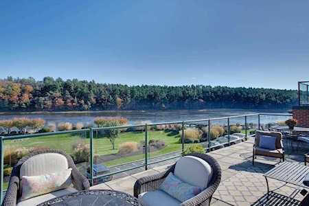60 Merrimac St #704 Amesbury, MA 01913