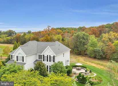 22960 Carters Station Ct Ashburn, VA 20148