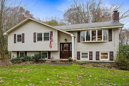 5 Dean Circle Andover, MA 01810