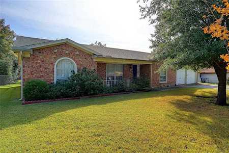 6716 Greendale Court North Richland Hills, TX 76182