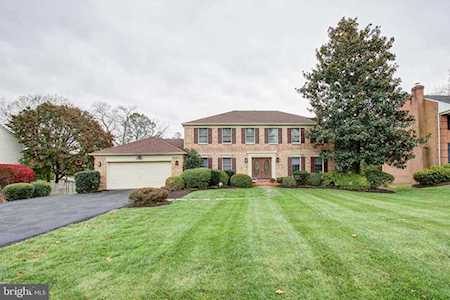 9605 Persimmon Tree Rd Potomac, MD 20854