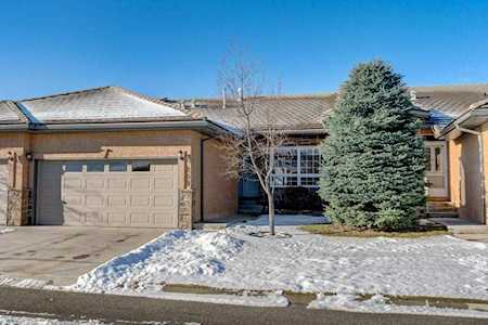 209 Shannon Estates Terrace SW Calgary, AB T2Y 4C5