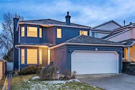 110 Sidon Crescent SW Calgary, AB T3H 2C5