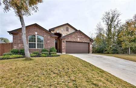 375 Enchanted Woods Trl Buda, TX 78610