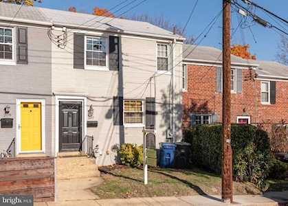 207 Aspen St Alexandria, VA 22305