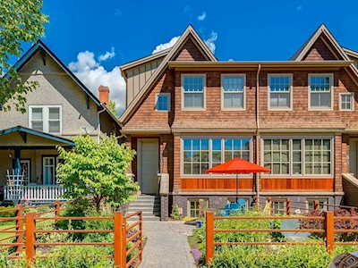 612 22 Avenue SW Calgary, AB T2S 0H8