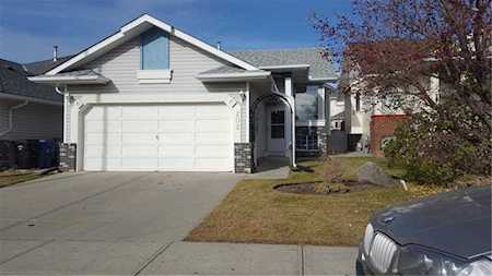 202 Citadel Garden(s) NW Calgary, AB T3G 3X5