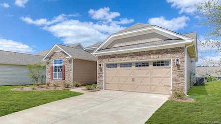 357 Robinwood Ln Lake Wylie, SC 29710