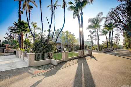 17972 Via Ranchero Yorba Linda, CA 92886