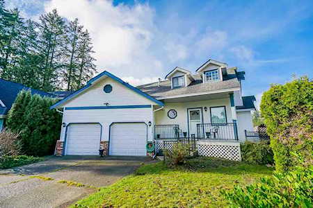 5941 Parkside Place Surrey, BC V3X 2B6