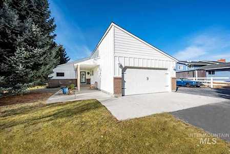 3825 S Gemini Cir Boise, ID 83709