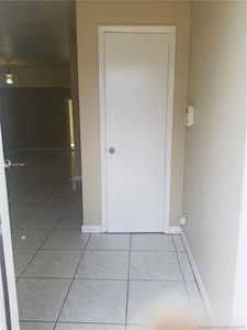 330 SW 67th Ave Pembroke Pines, FL 33023